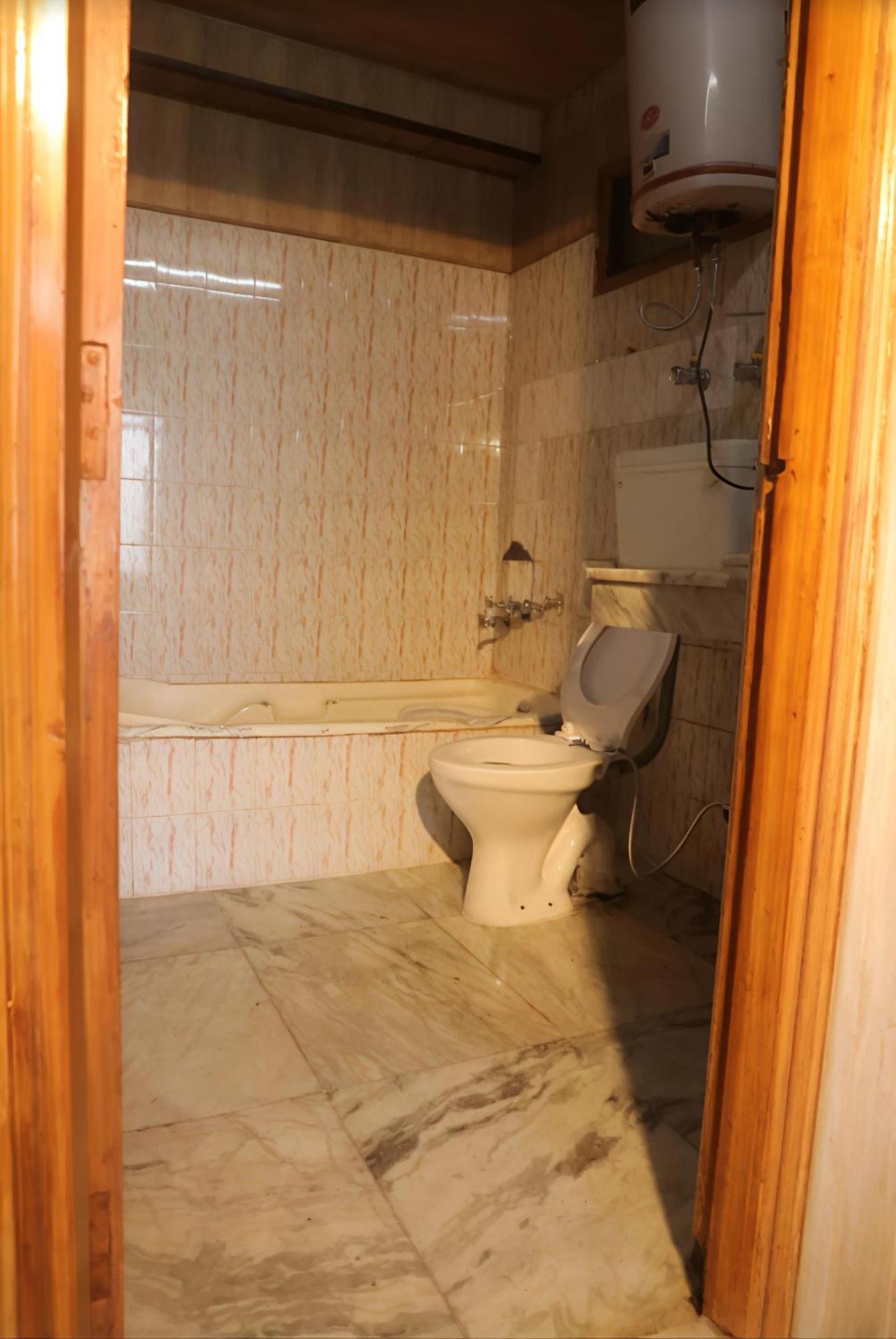 Sita Near Mall Road - Free Wifi And Mountain View Bed & Breakfast Shimla