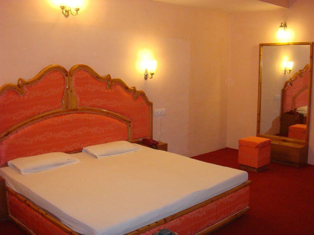 Chaman Palace Hotel 2*