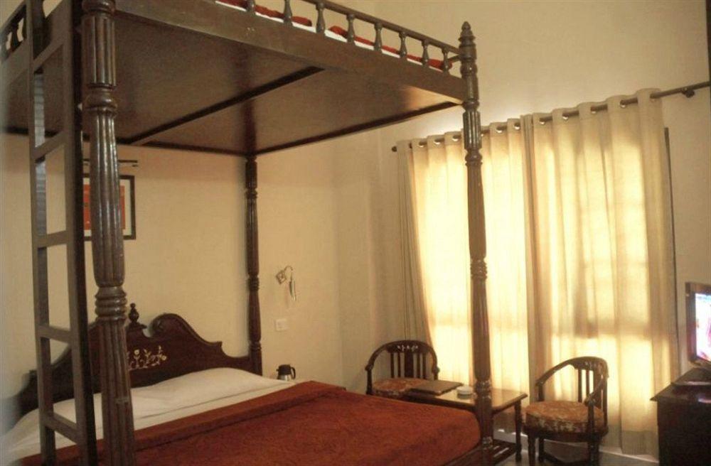 Hotel Aachman Regency Shimla