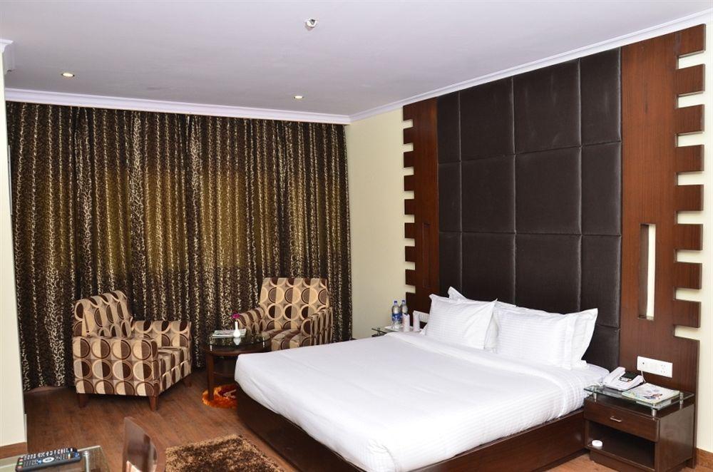 Ck International Hotel 3*