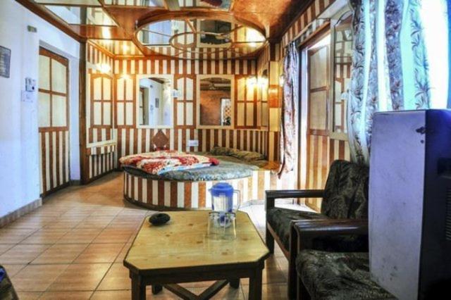 Hotel Gulmarg Regency Shimla