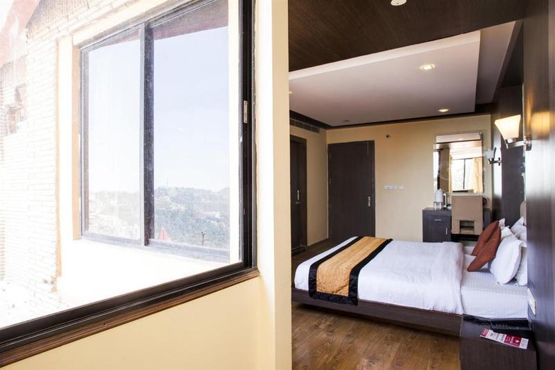 Bridge View Regency Hotel 3*