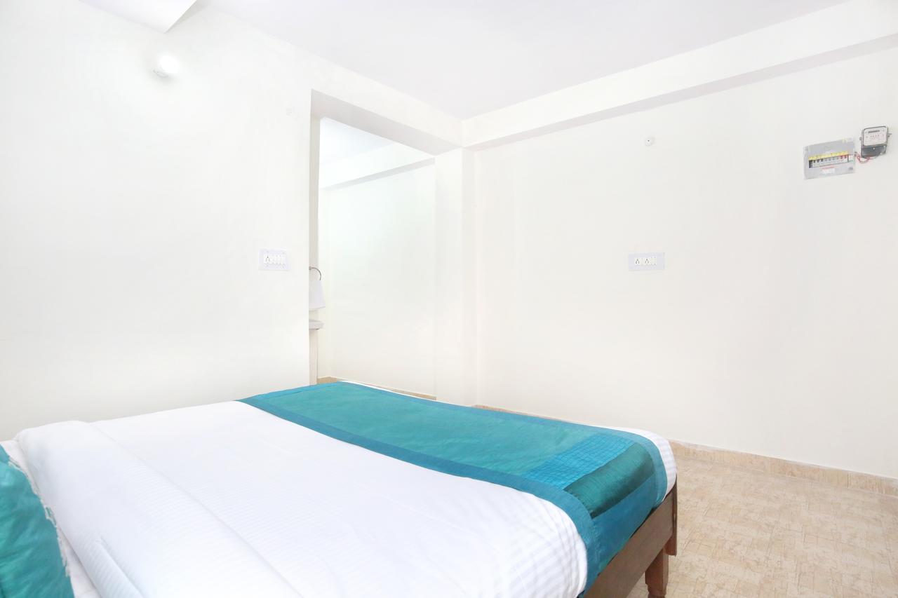 Oyo 10986 1bhk Red Velly Kasumpti Main Market Apartment *