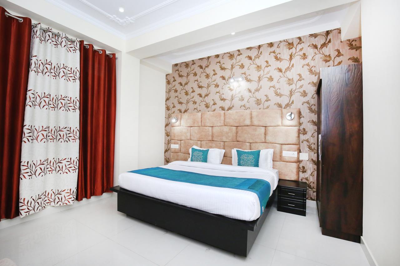 Oyo 10756 2bhk Mehli Apartment