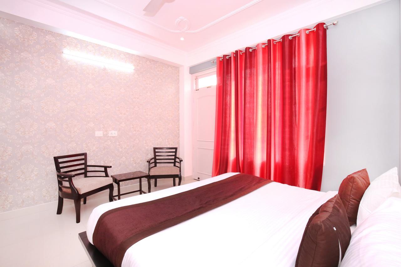 Oyo 10756 2bhk Mehli *