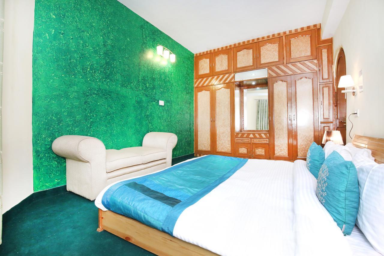 Oyo 10746 2bhk Jakhu Apartment *