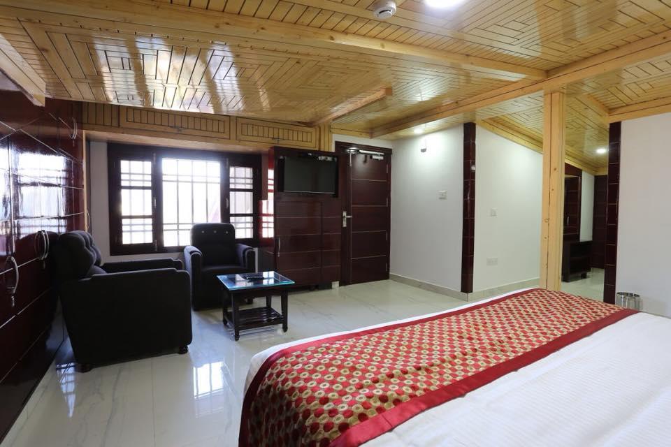 The Grand White By Parfait Hotel