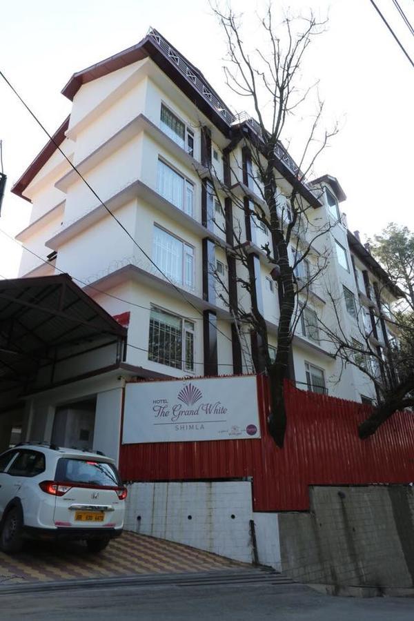 The Grand White By Parfait Hotel