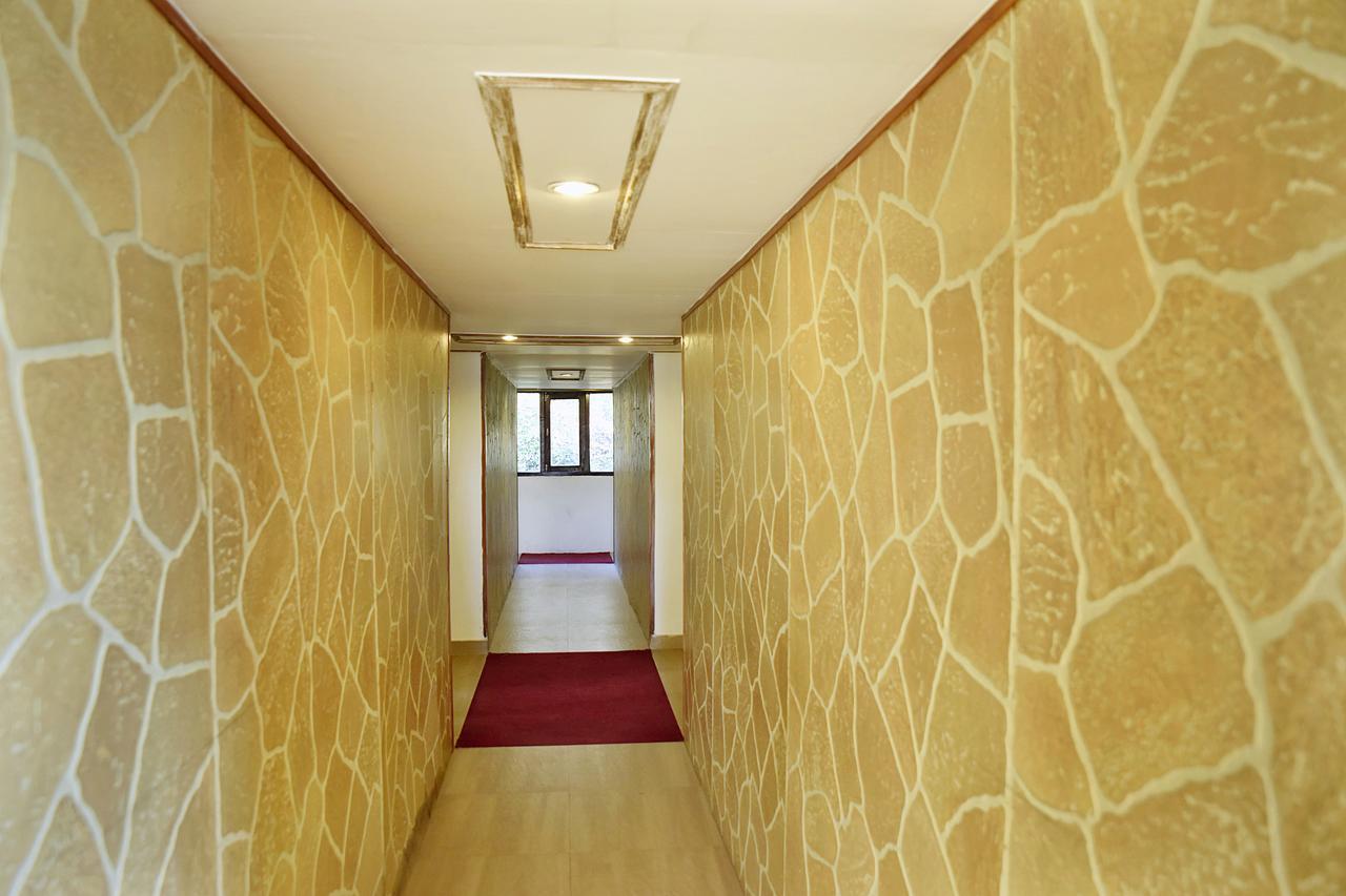 Hotel Oyo 8917 Crystal Palace Shimla