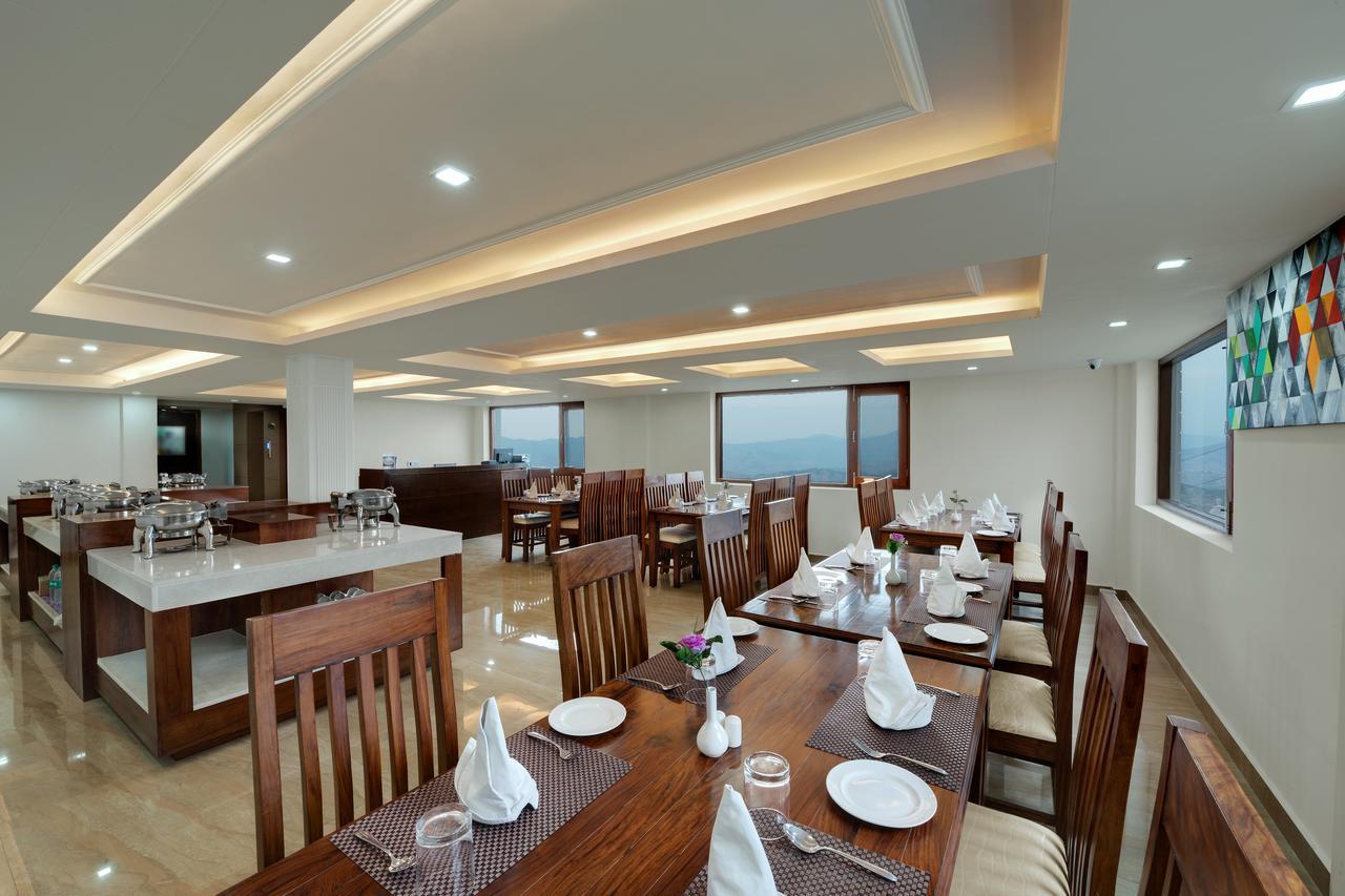 Hotel The Twin Towers 4*