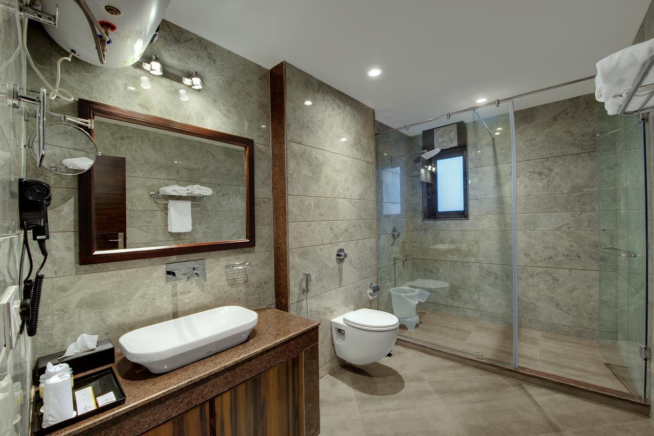 The Twin Towers 4*
