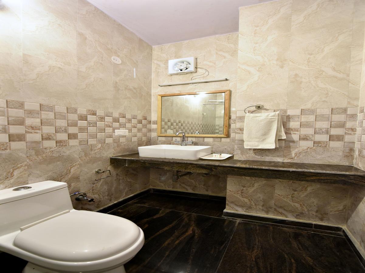 Oyo 5268 Himland East 3*