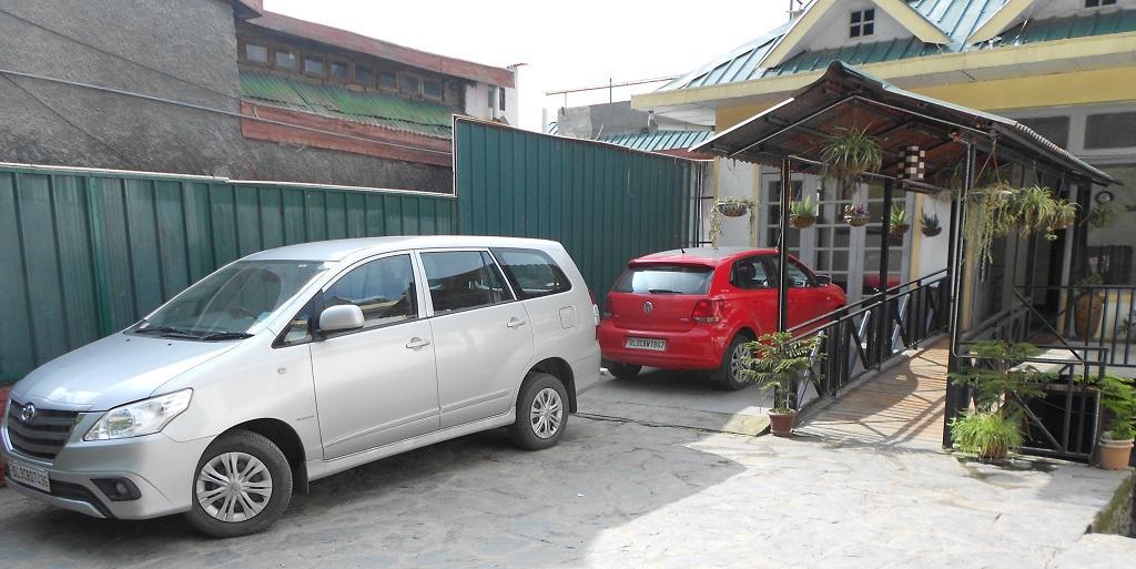 Hotel Aangan Regency Shimla