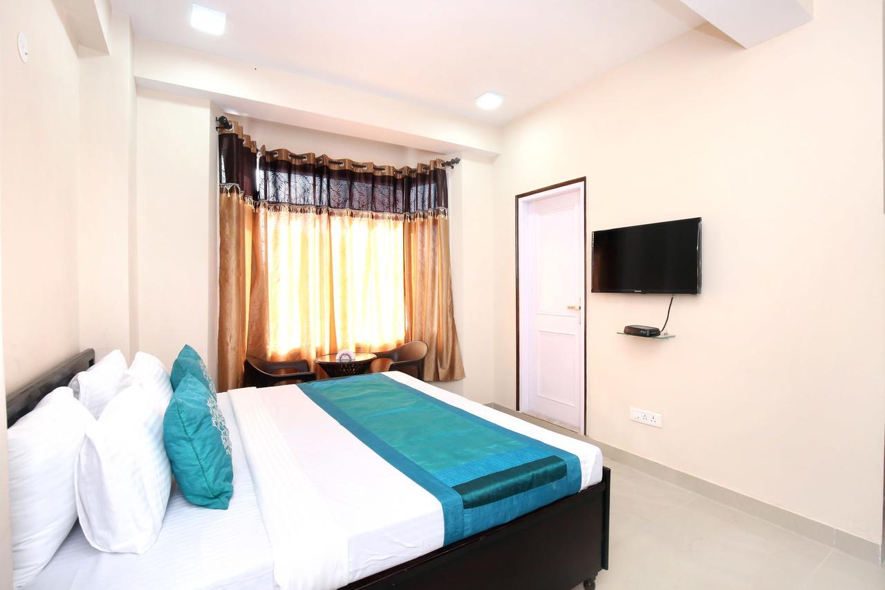 Oyo 14202 Rajinder Regency Hotel