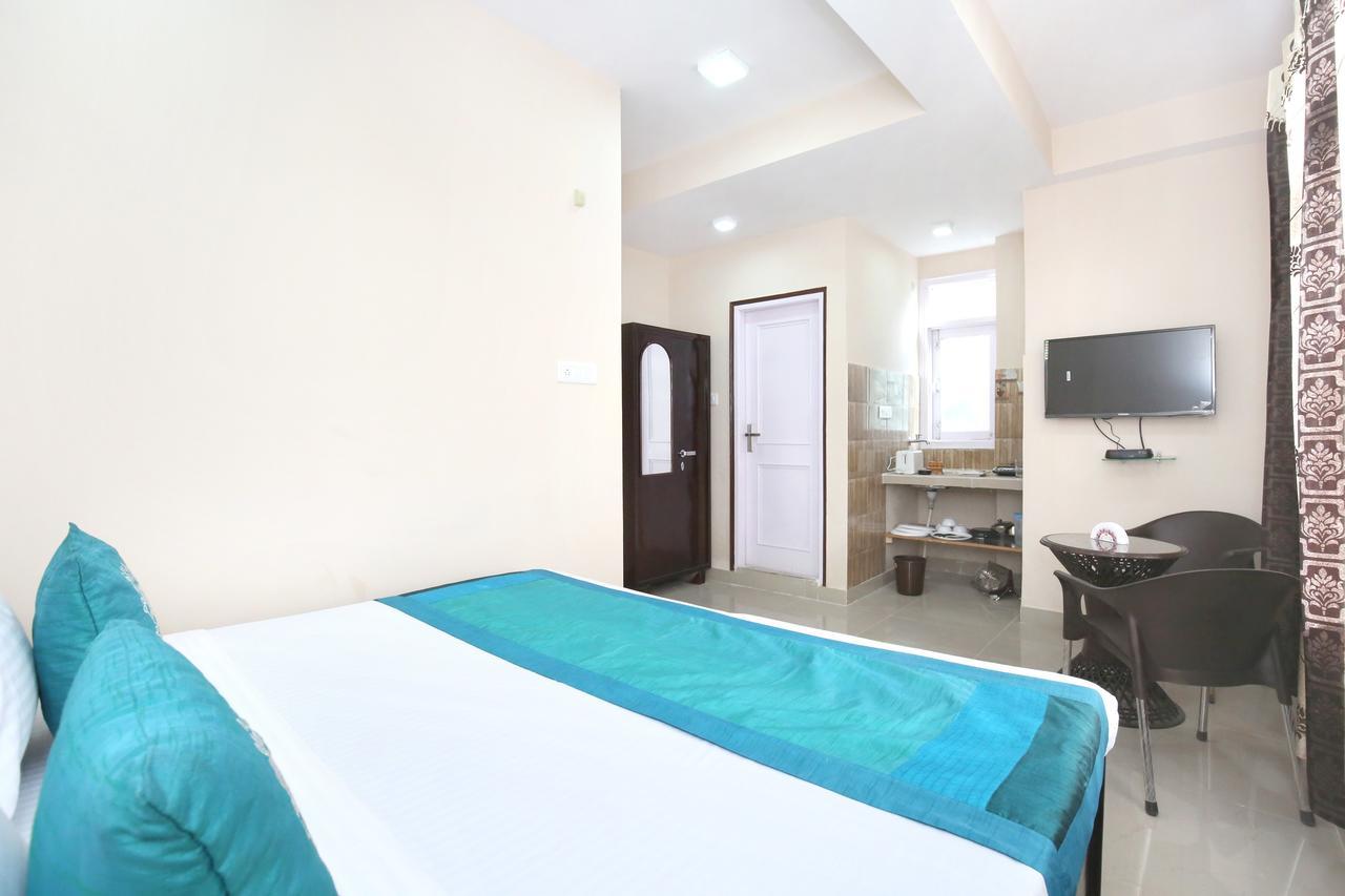 Oyo 14202 Rajinder Regency Shimla
