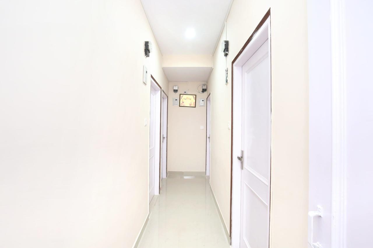 Oyo 14202 Rajinder Regency Hotel 3*