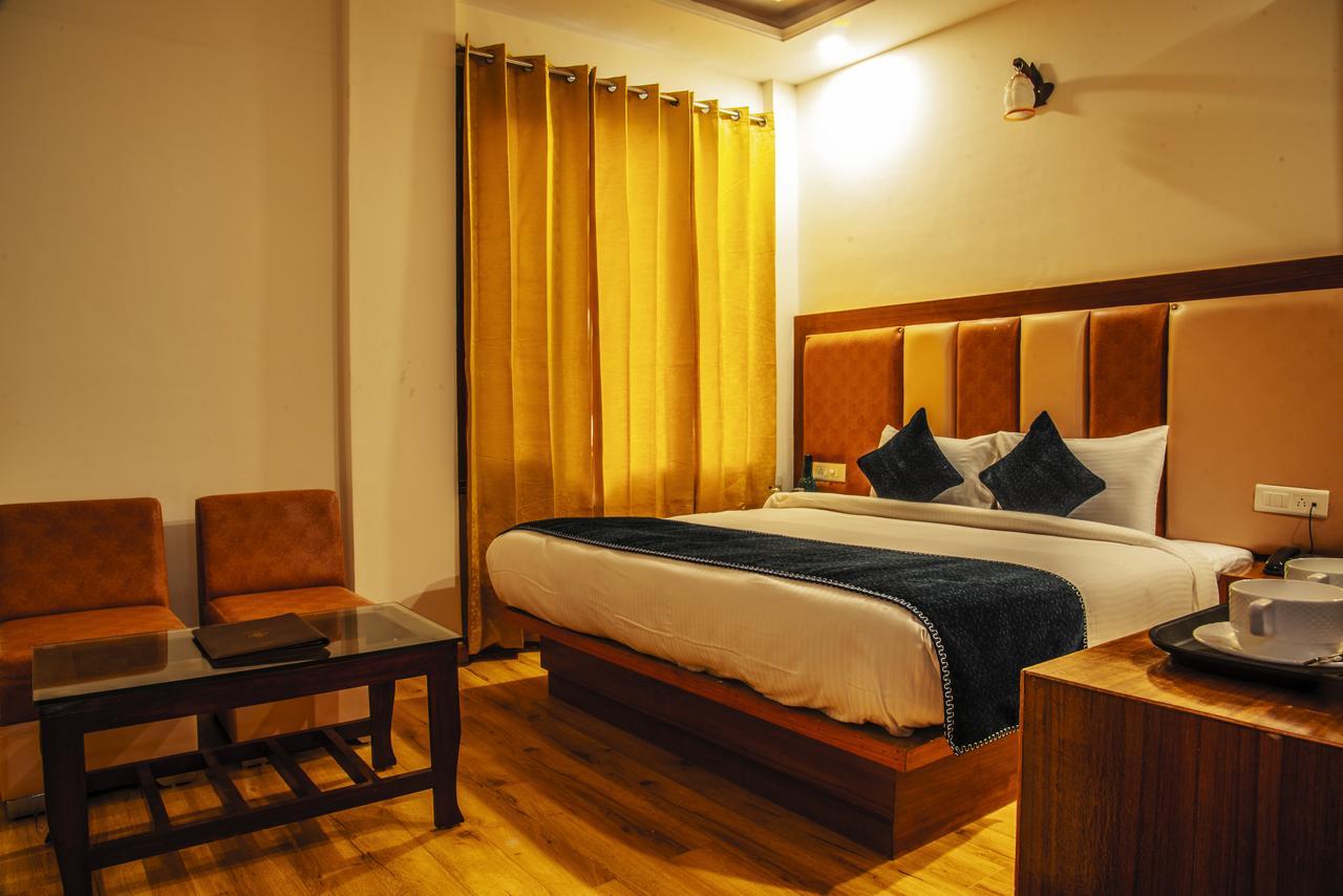 Jade Vine Hotel 3*