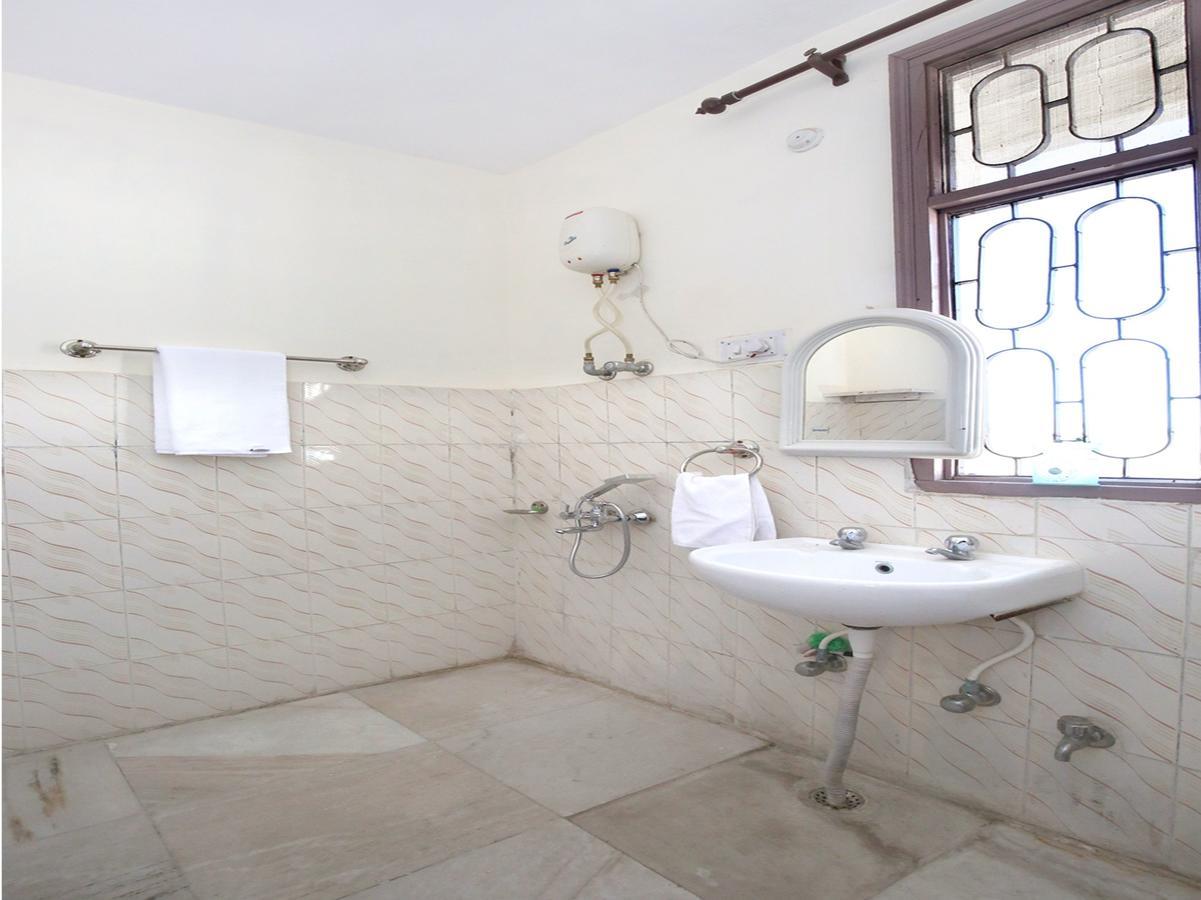 Elegant 3bhk Abode In Shoghi, Apartment