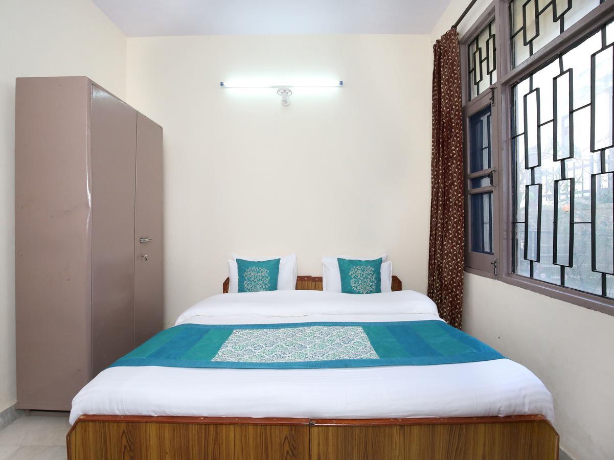 Elegant 3bhk Abode In Shoghi,