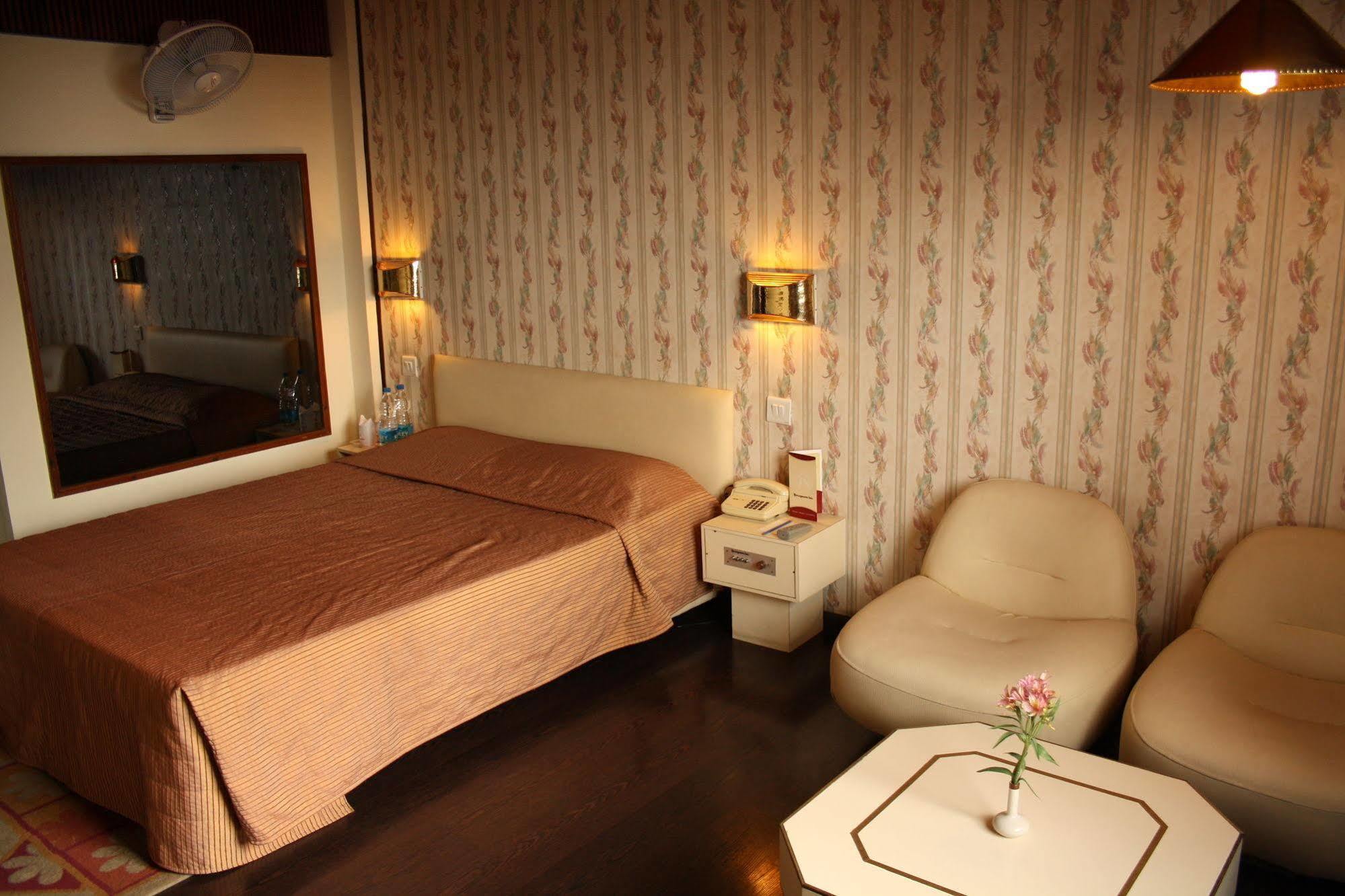 Hotel Honeymoon 3*