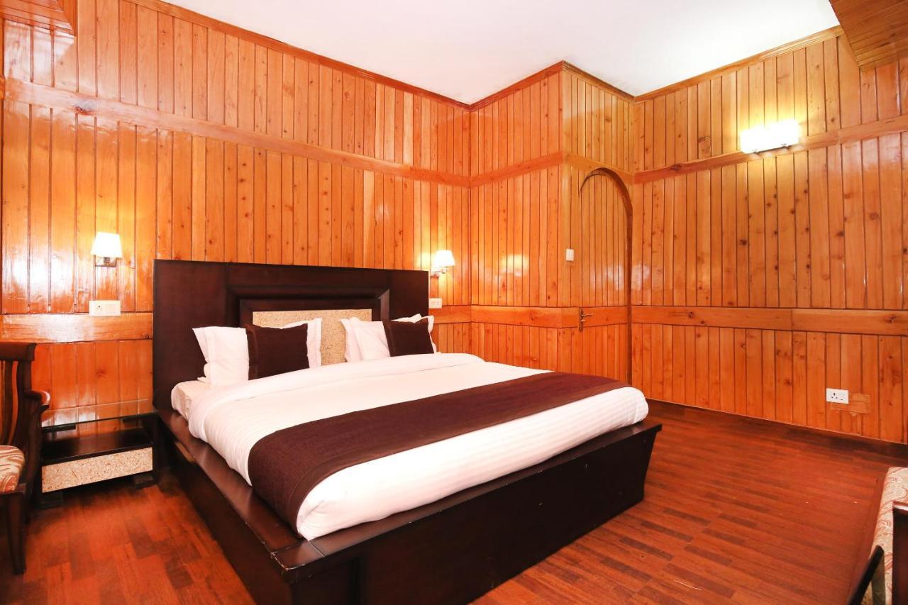 Oyo 10746 2bhk Jakhu Apartment