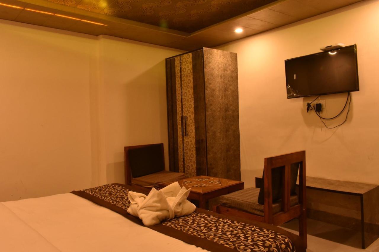 Royale Bed & Breakfast 2*