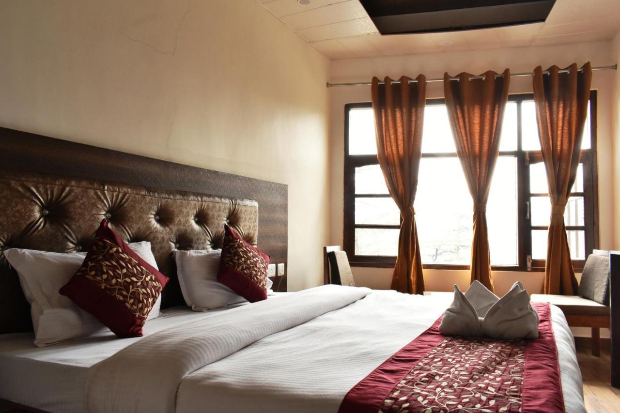 Royale Bed & Breakfast 2*