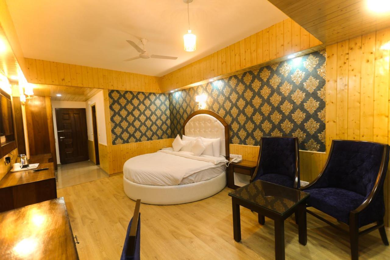 Hotel The Royal Regency