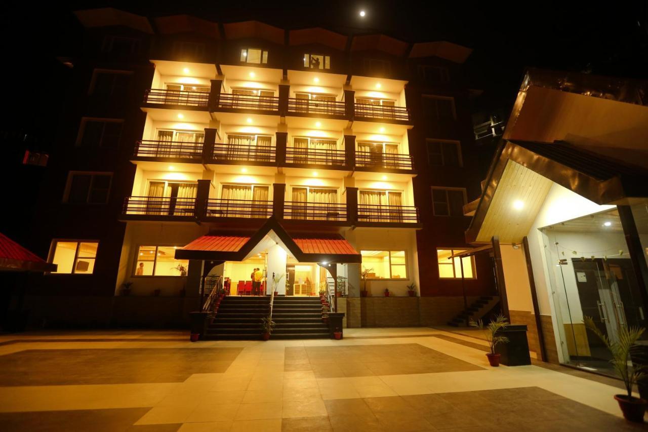 Hotel The Royal Regency 4*