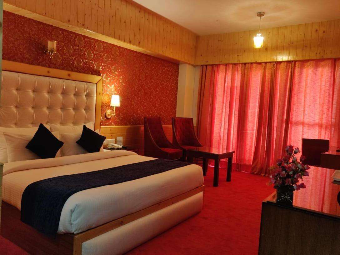 Hotel The Royal Regency 4*