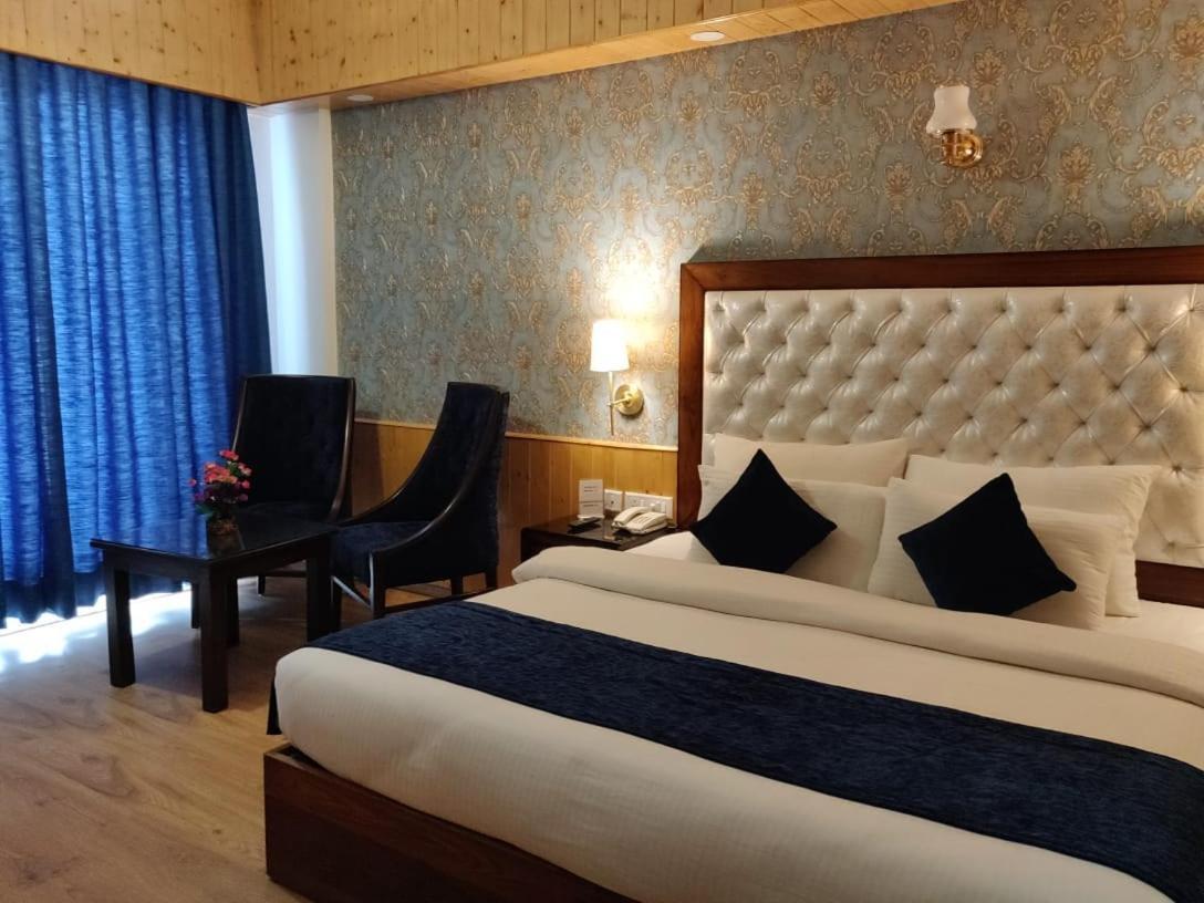 The Royal Regency 4*