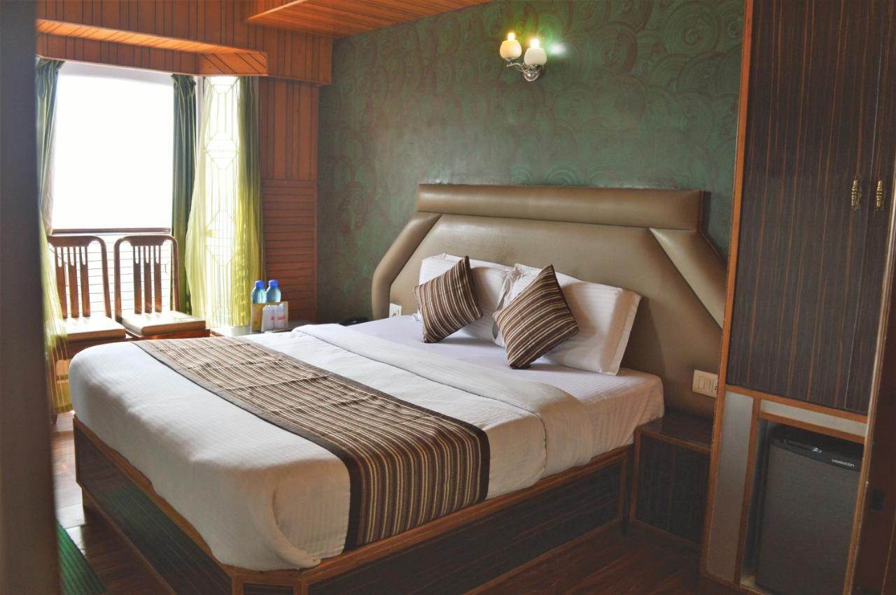 Sidharath Hotel