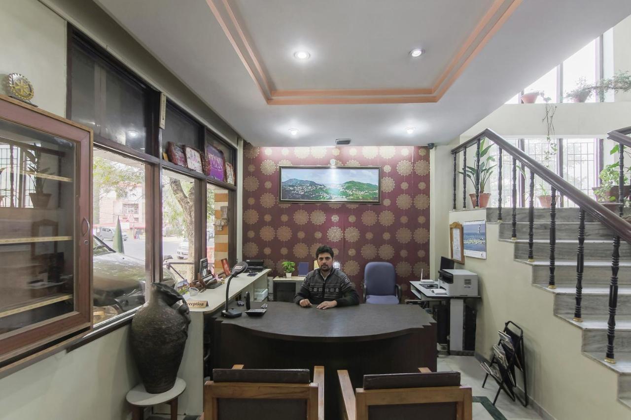 Hotel Oyo 22958 Ambusha 3*