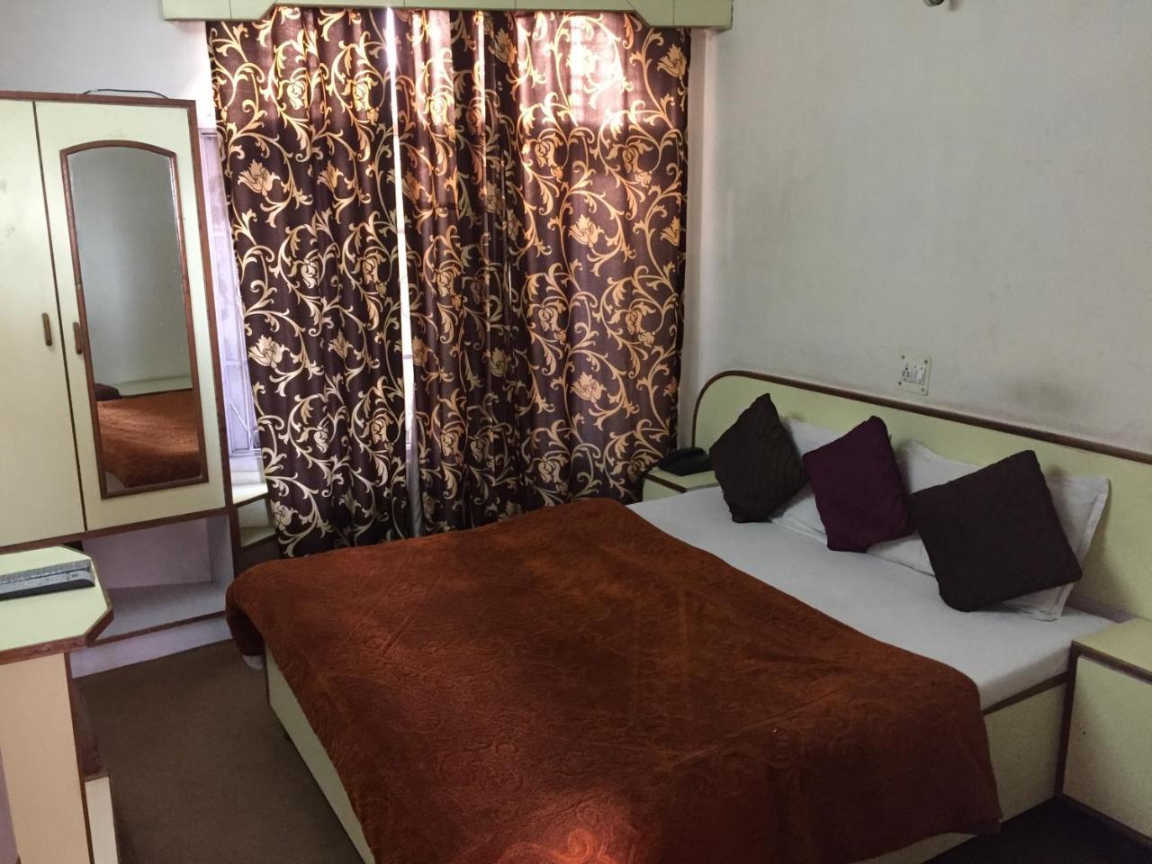 Lotus Hotel 2*
