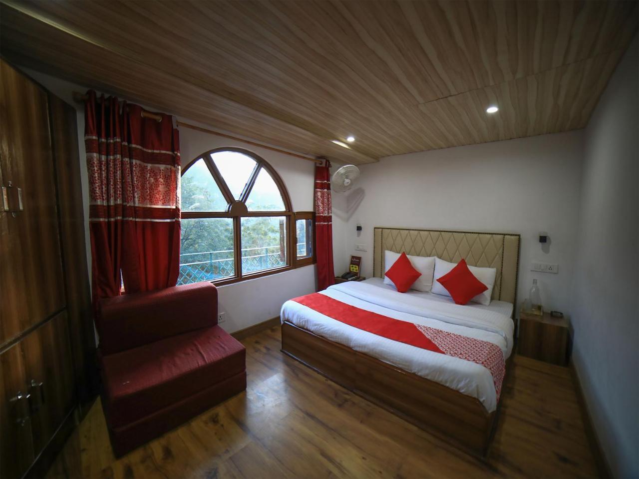 Oyo 16801 Paradise Regency 3* Shimla