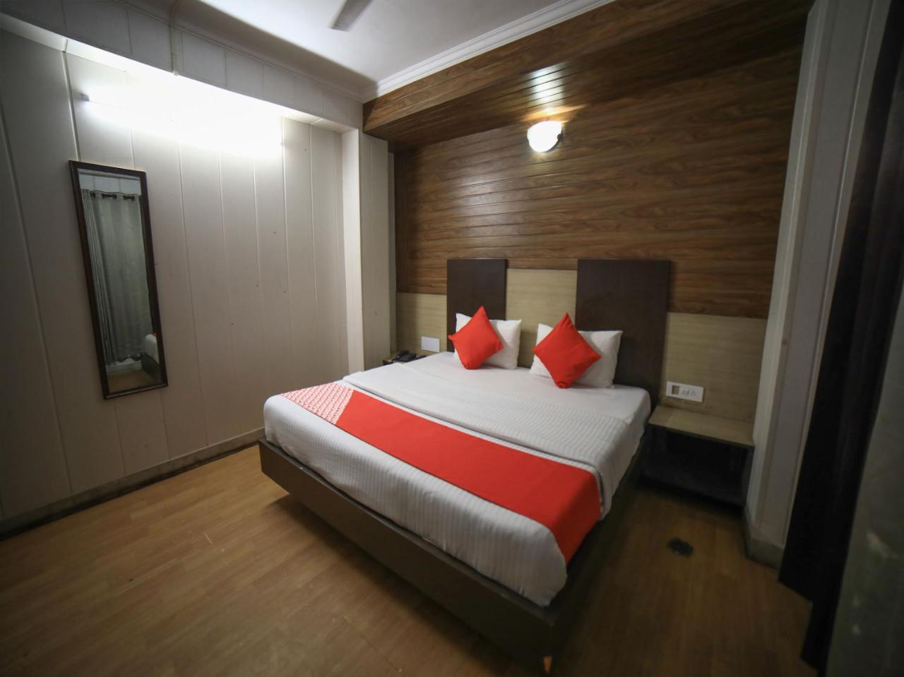 Oyo 16801 Paradise Regency Shimla