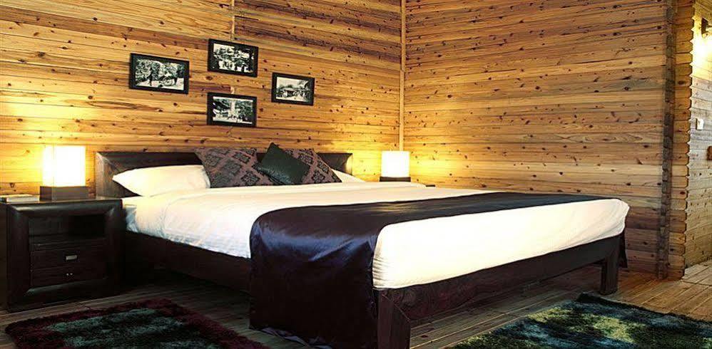 Aamod Hotel