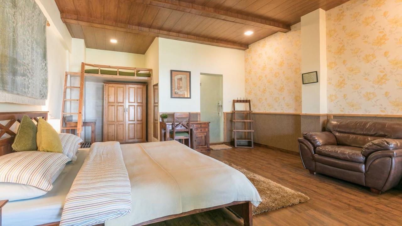 Villa Stayvista At The Corner House - Pet Friendly