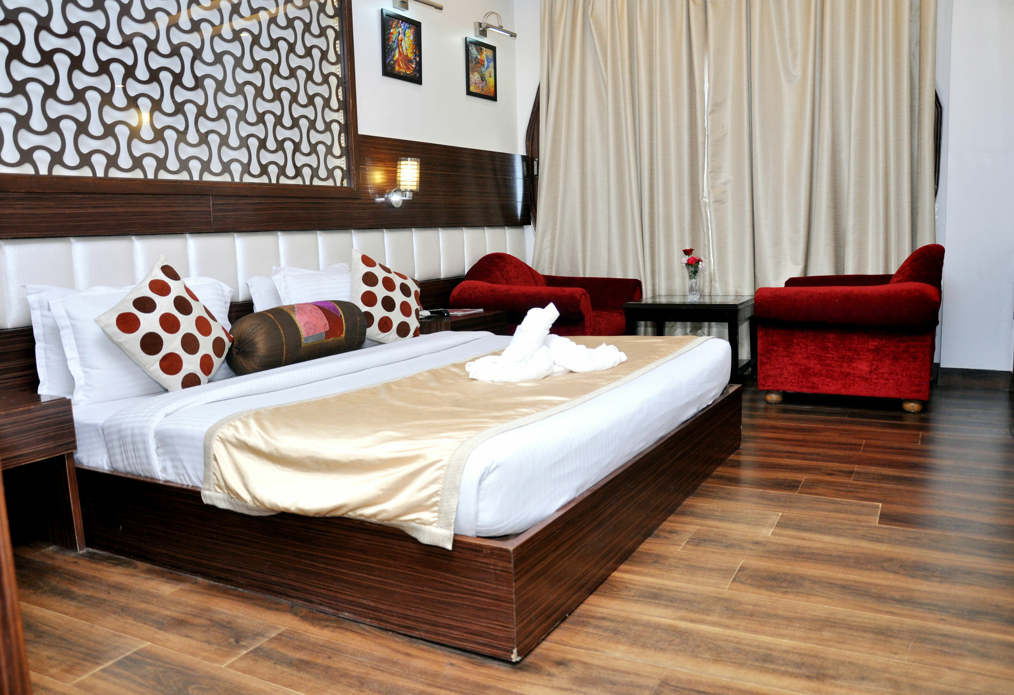 Surya Hotel 3*