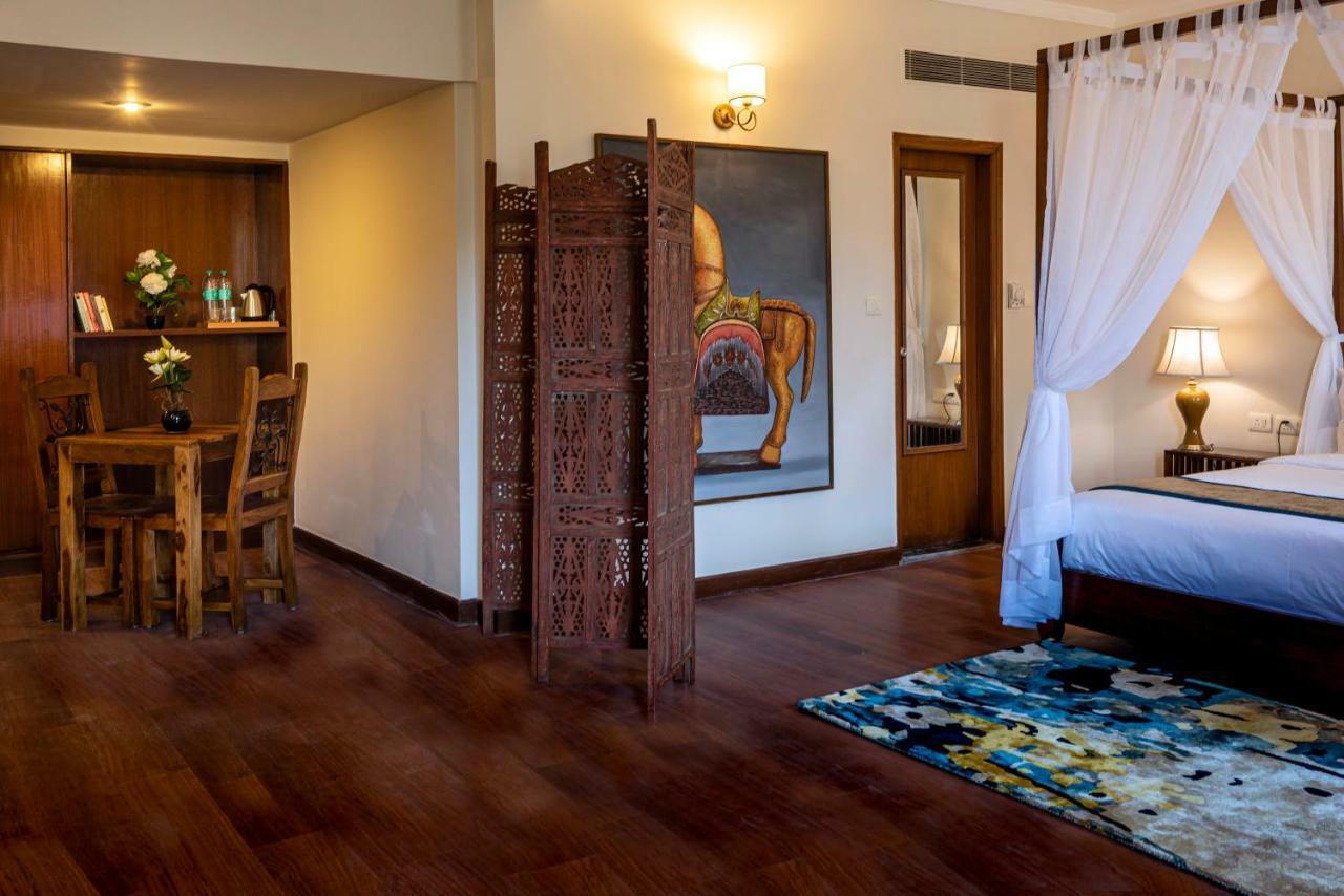 Hotel 8fold By Larisa Shimla