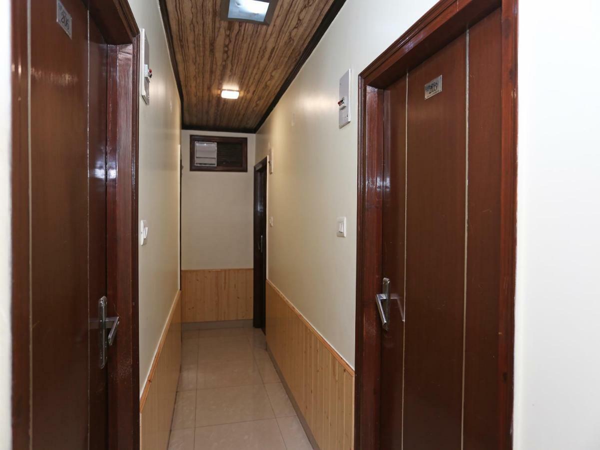 Hotel Oyo 27002 Hsr Ram Bazaar 3*