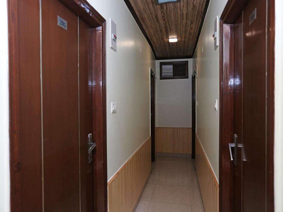 Hotel Oyo 27002 Hsr Ram Bazaar 3*