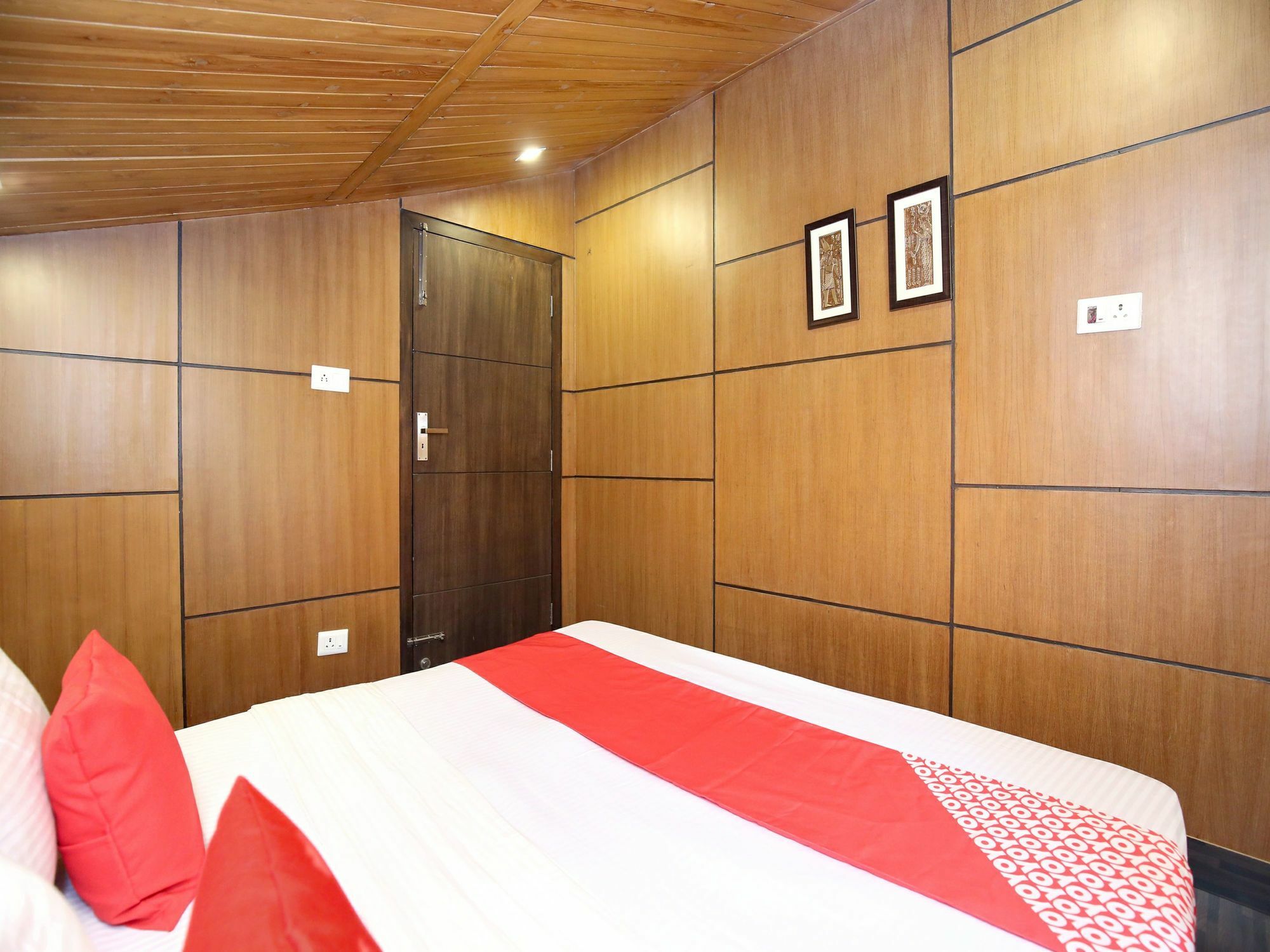 Oyo 12895 2bhk Mashobra Apartment Shimla