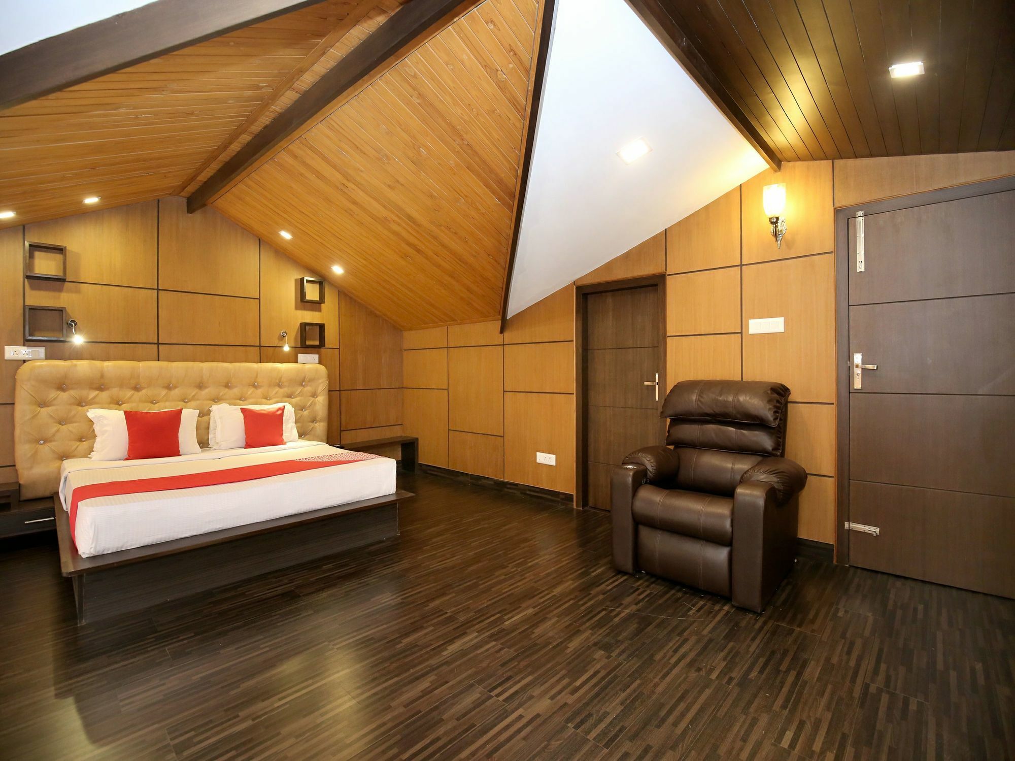Oyo 12895 2bhk Mashobra *