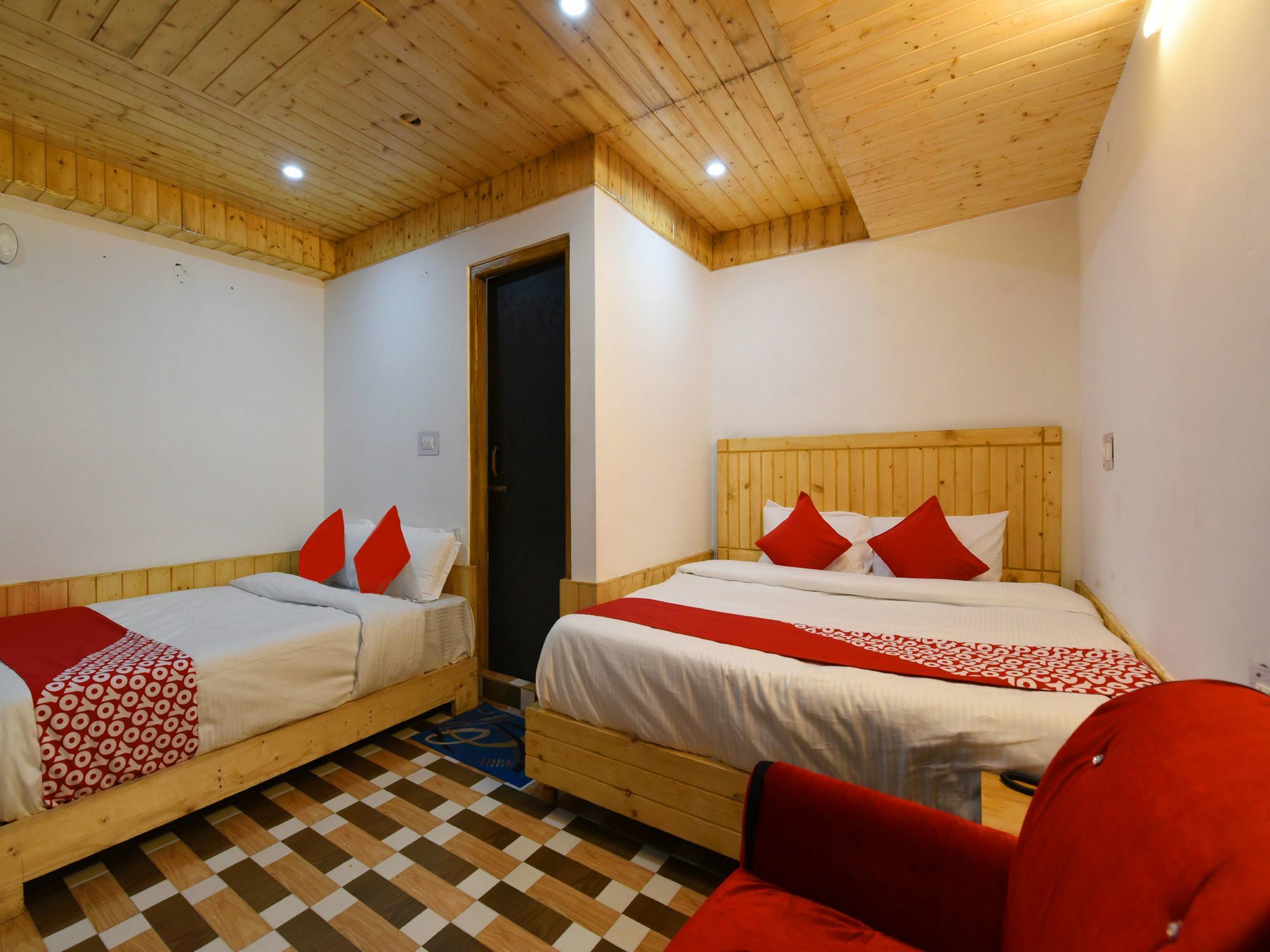 Hotel Oyo 14202 Rajinder Regency 3*