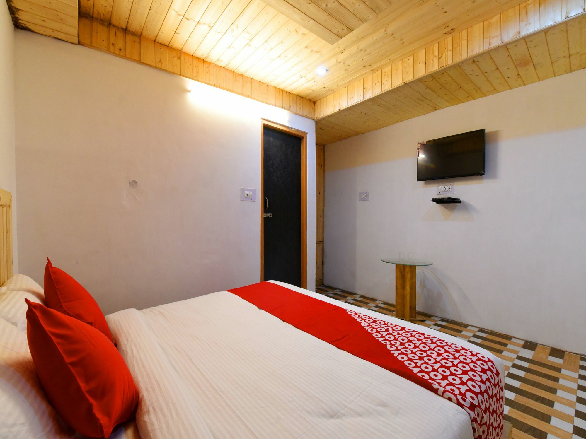 Oyo 14202 Rajinder Regency 3* Shimla