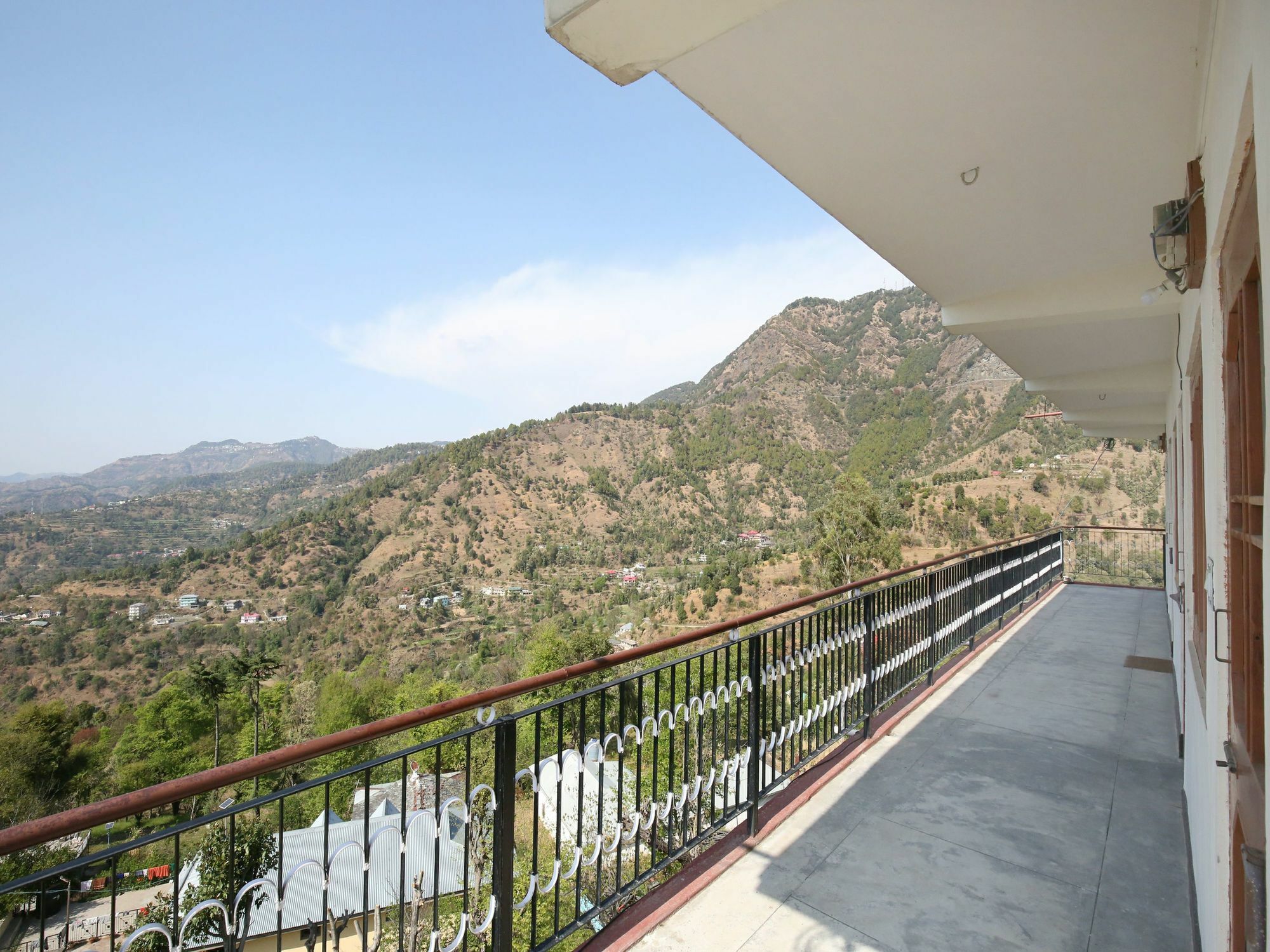 Apartment Oyo 12795 Down Hill Shoghi