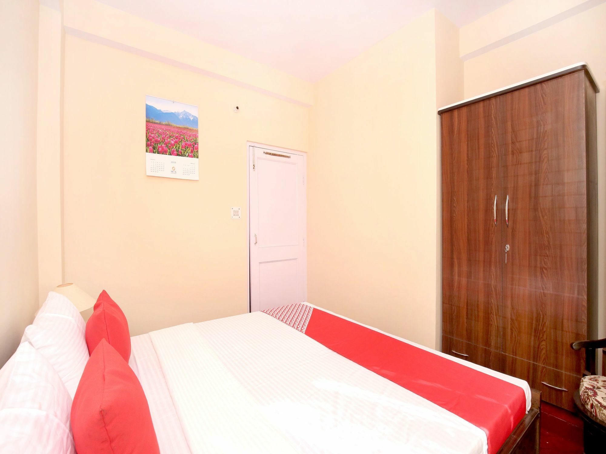 Apartment Oyo 12793 2bhk New *