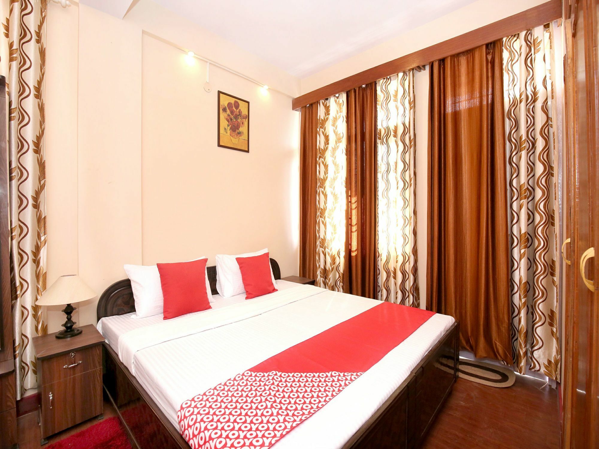 Oyo 12793 2bhk New