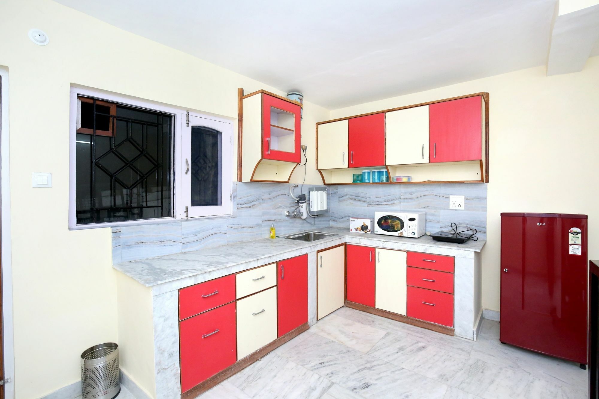 Oyo 10736 2bhk Nandan Mansion Keleston *
